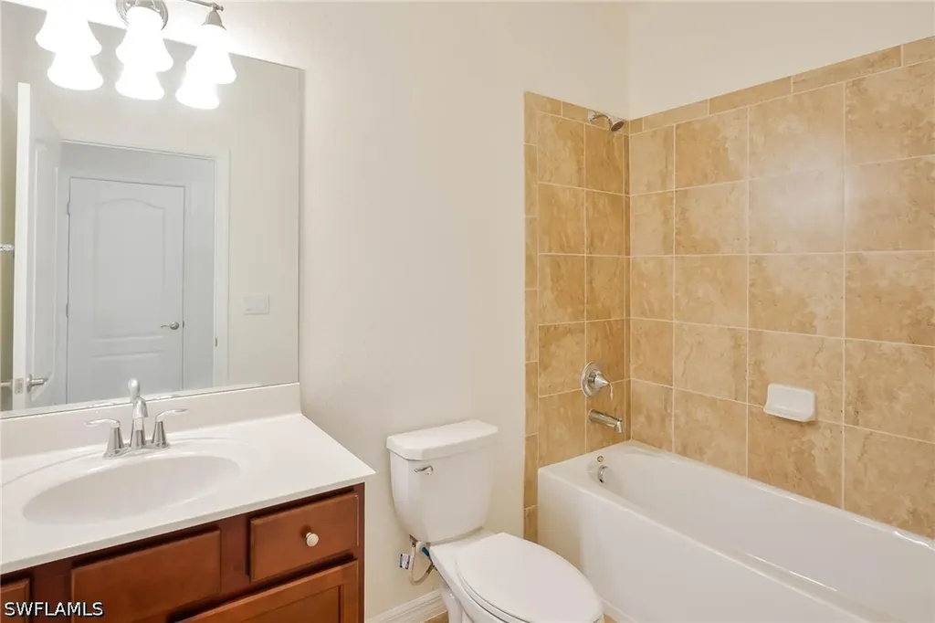 9215 Shadow Oak Lane Naples FL 34120