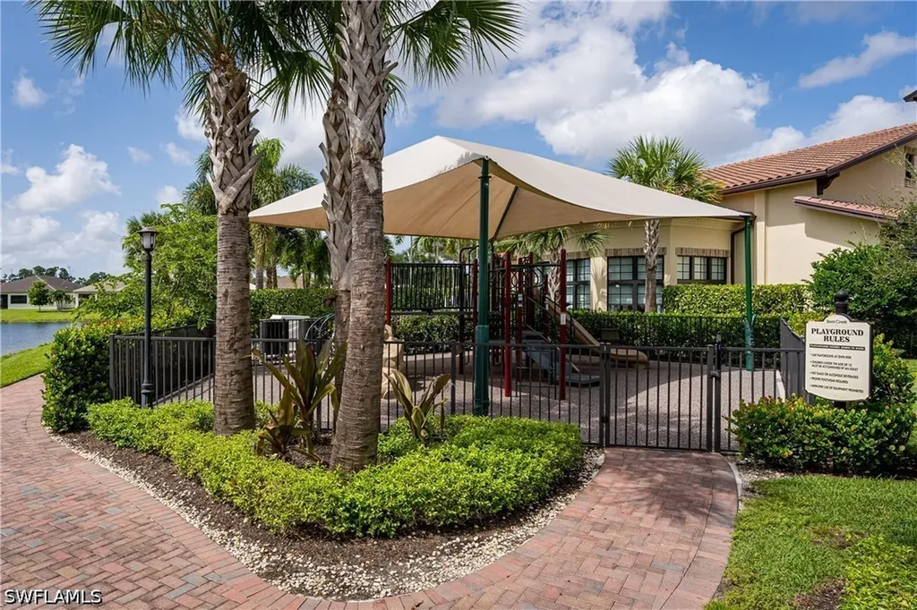 9215 Shadow Oak Lane Naples FL 34120