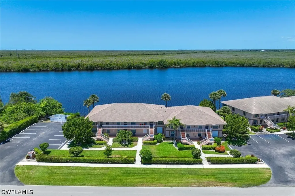 1015 Mainsail Drive Naples FL 34114
