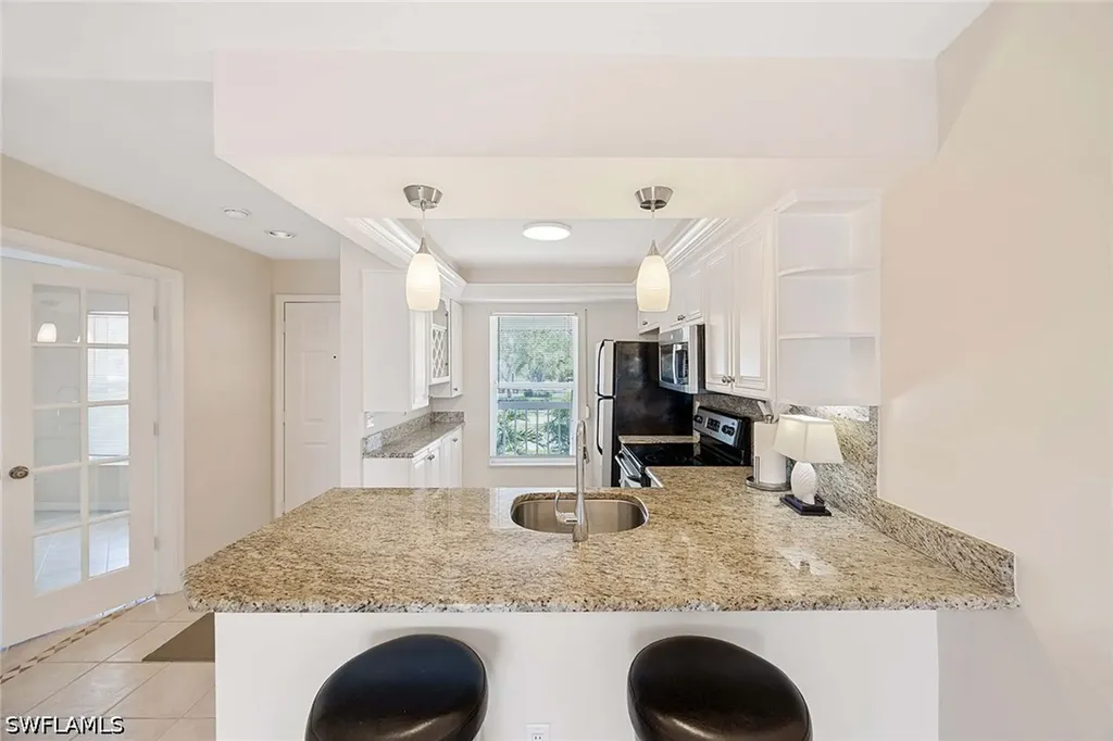 1015 Mainsail Drive Naples FL 34114