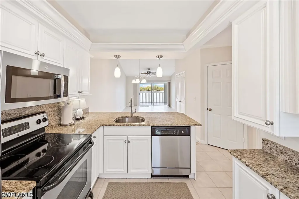 1015 Mainsail Drive Naples FL 34114