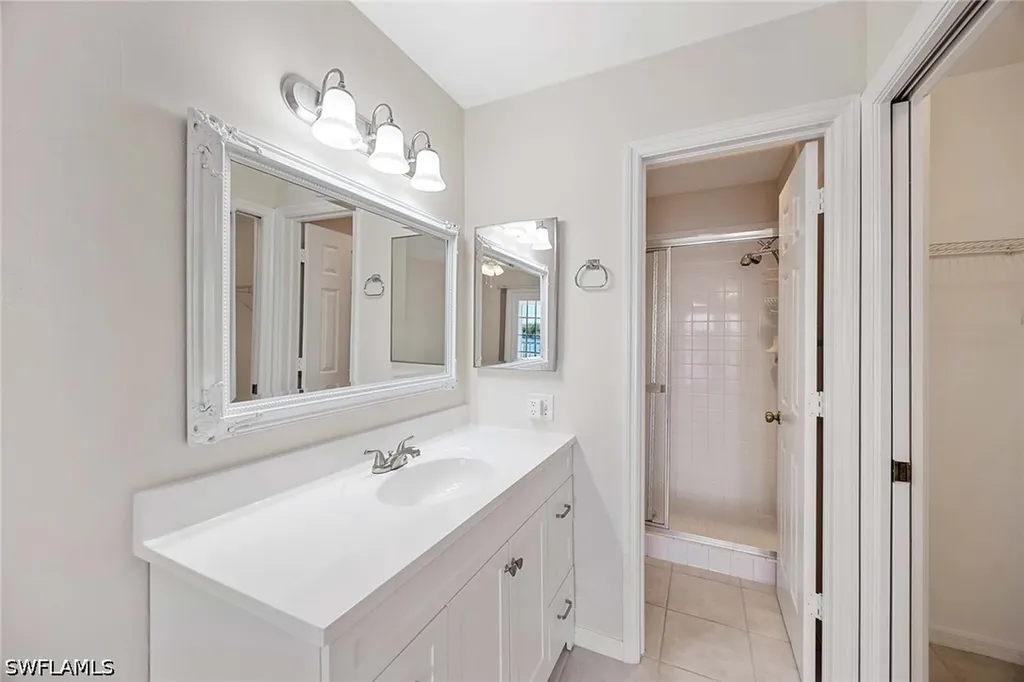 1015 Mainsail Drive Naples FL 34114