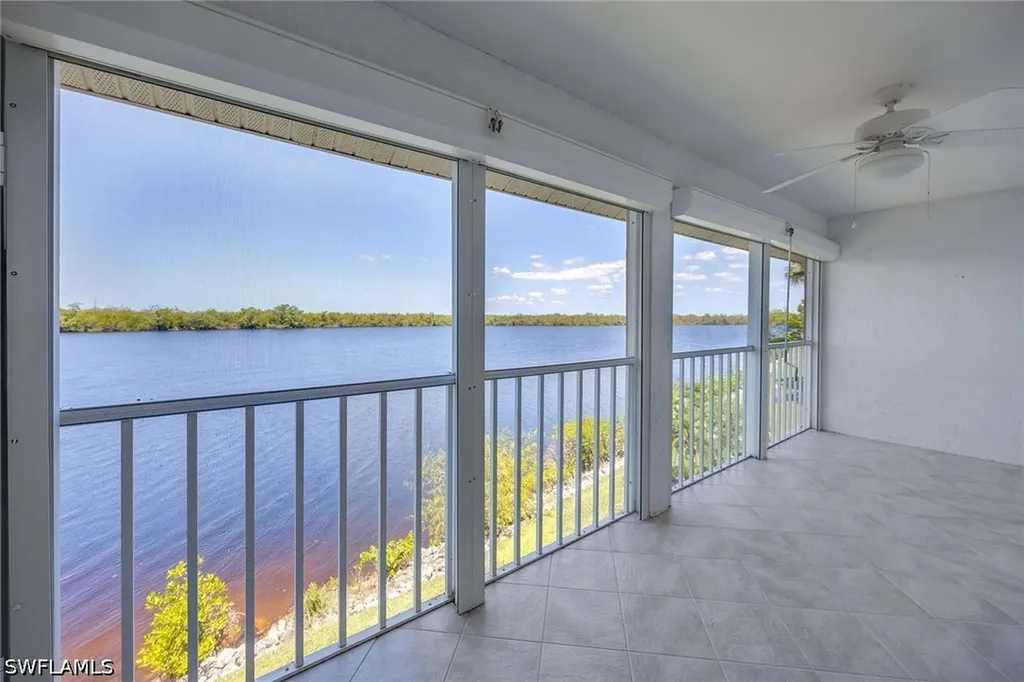 1015 Mainsail Drive Naples FL 34114