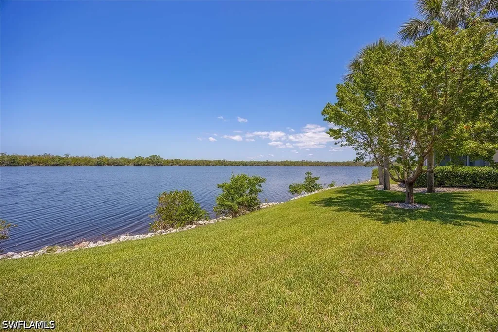 1015 Mainsail Drive Naples FL 34114