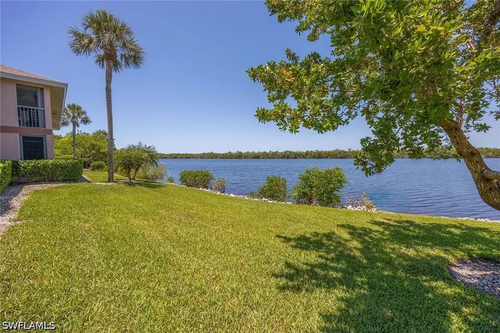 1015 Mainsail Drive Naples FL 34114