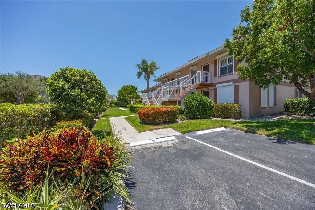1015 Mainsail Drive Naples FL 34114