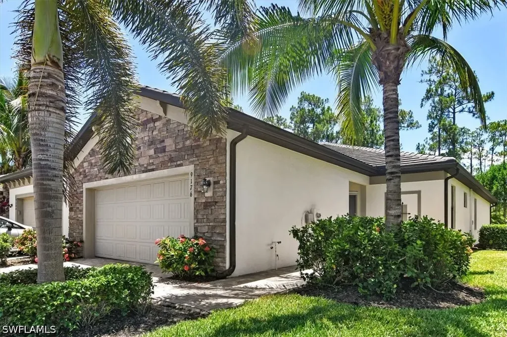 9176 Glenforest Drive Naples FL 34120