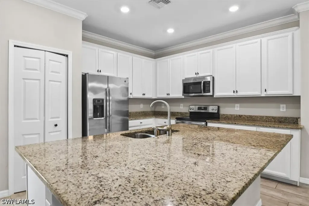 9176 Glenforest Drive Naples FL 34120