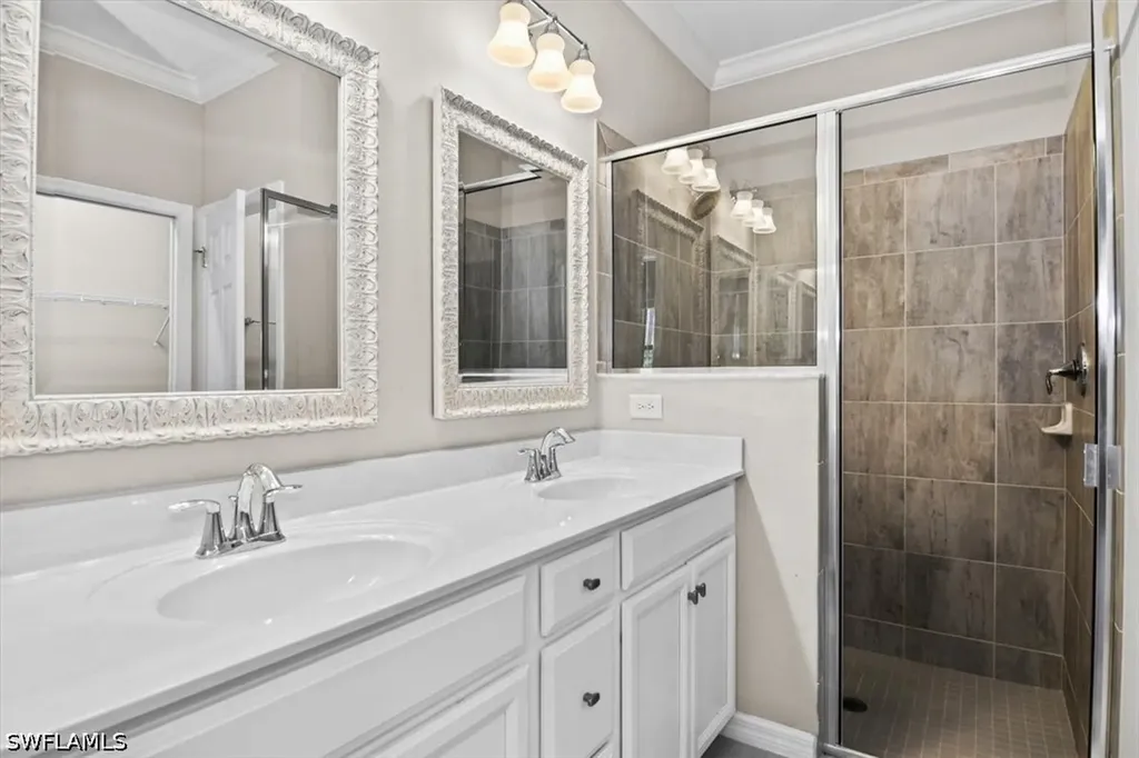 9176 Glenforest Drive Naples FL 34120