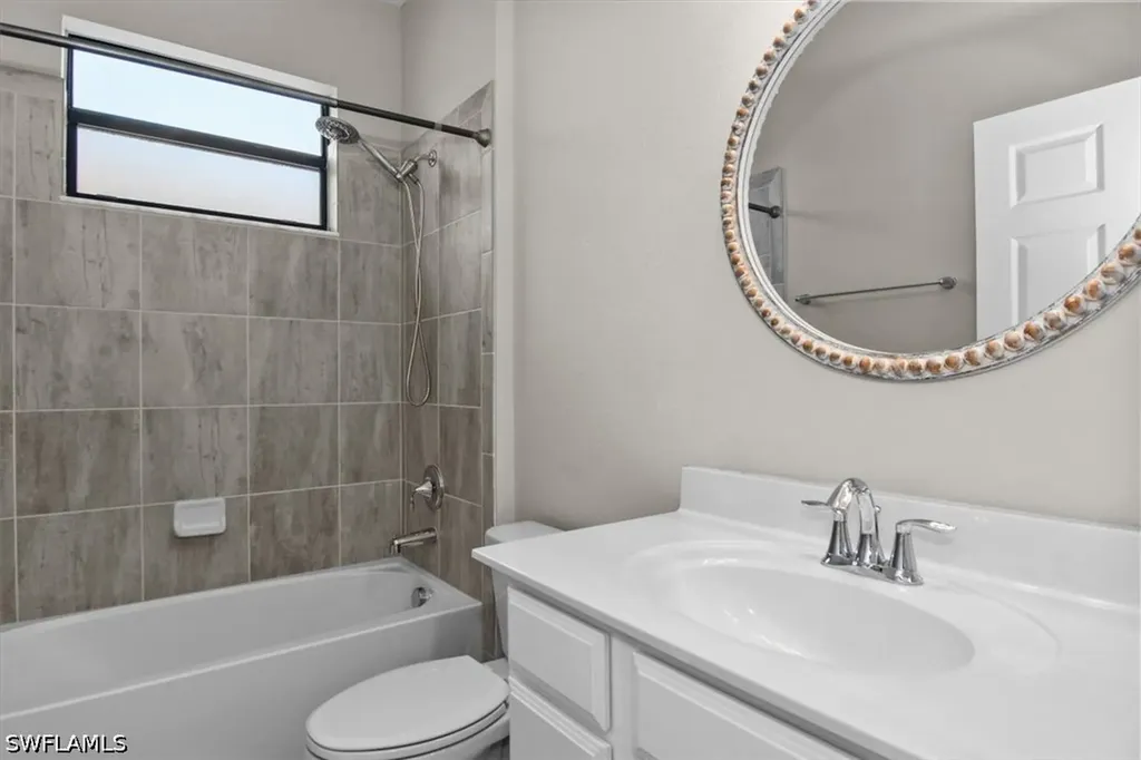 9176 Glenforest Drive Naples FL 34120