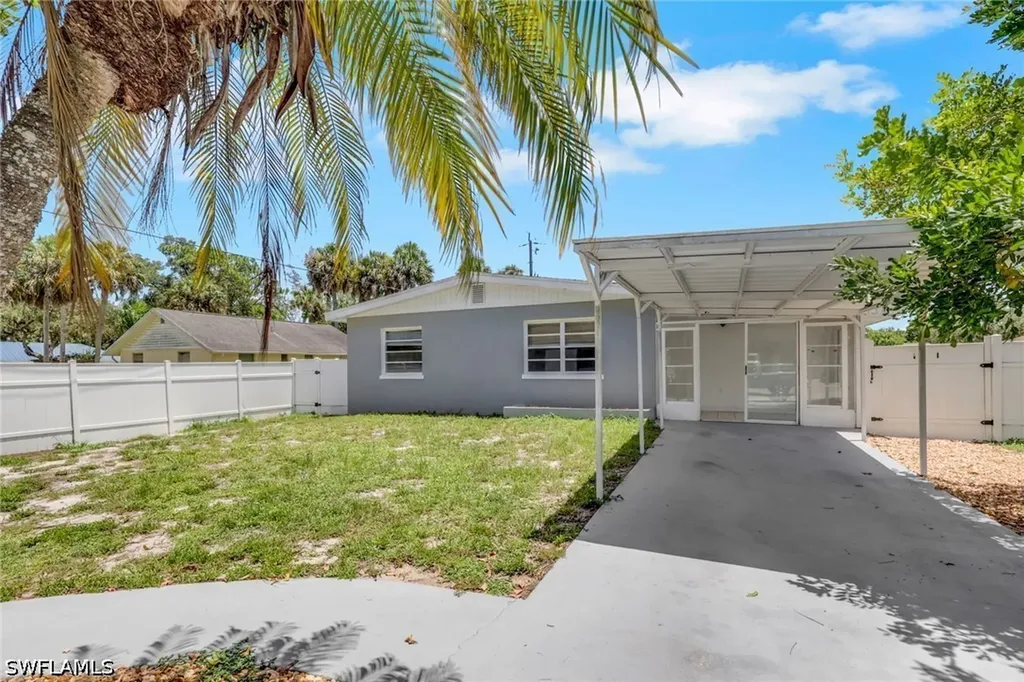 Bonita Springs FL, 11360 Hunting Road