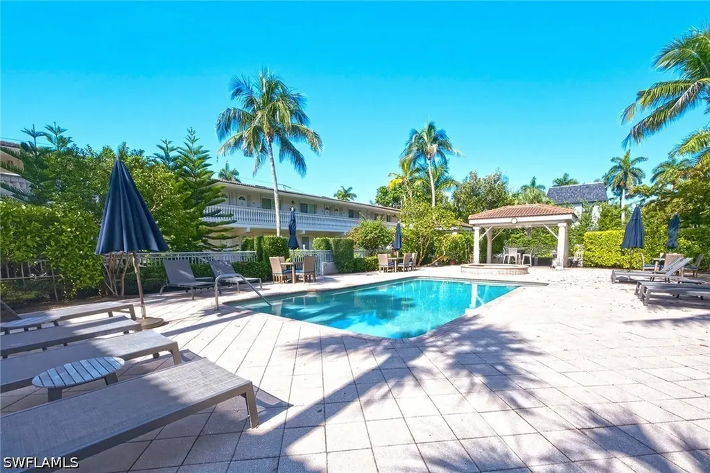 980 7th Avenue S Naples FL 34102