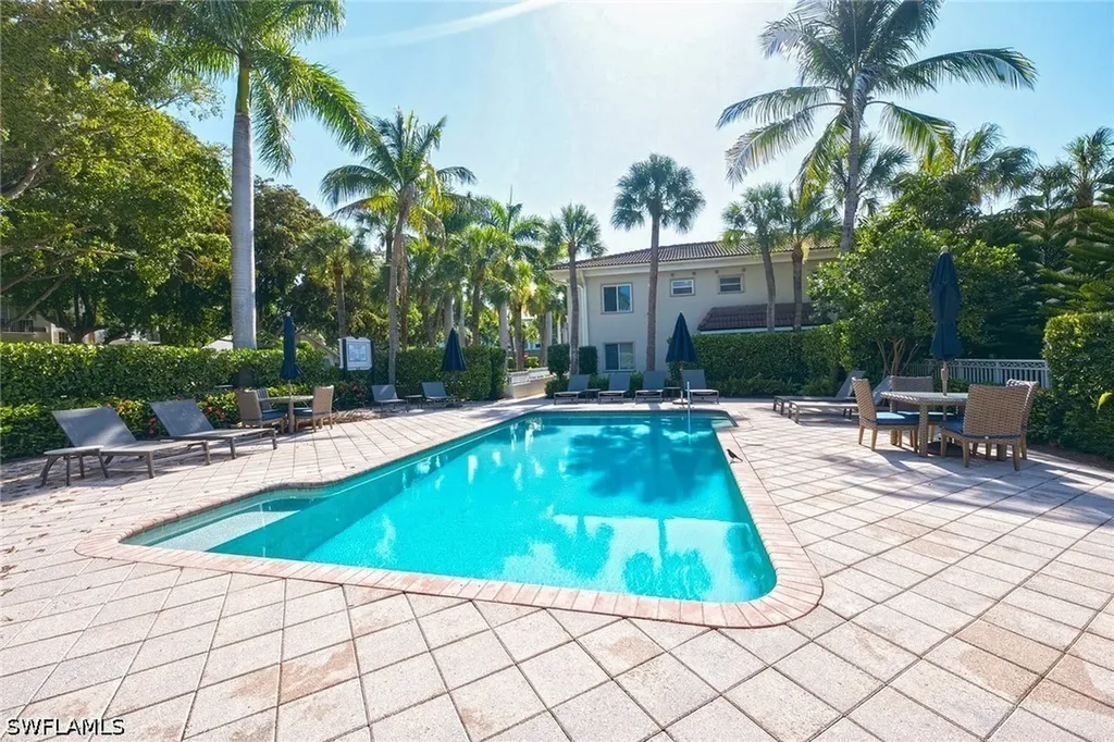 980 7th Avenue S Naples FL 34102