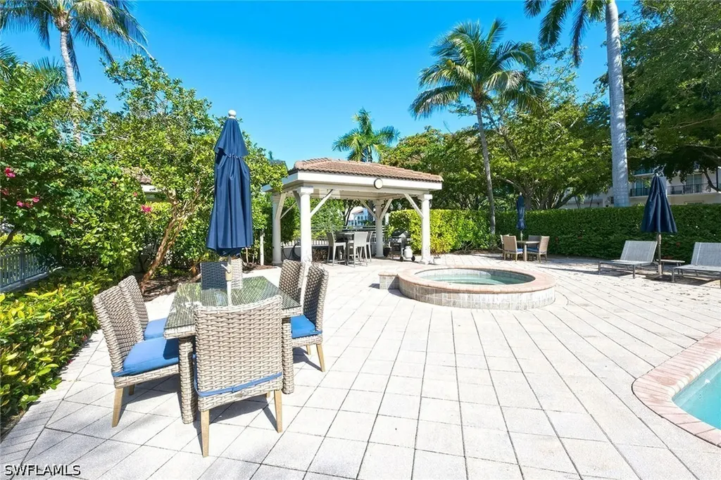 980 7th Avenue S Naples FL 34102