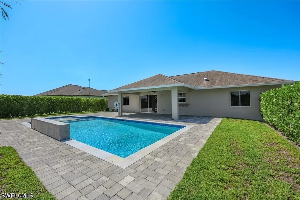 3857 39th Avenue NE Naples FL 34120