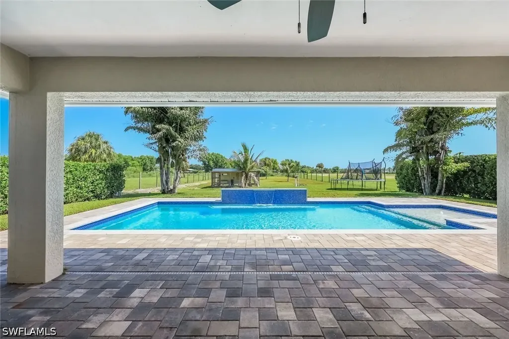3857 39th Avenue NE Naples FL 34120