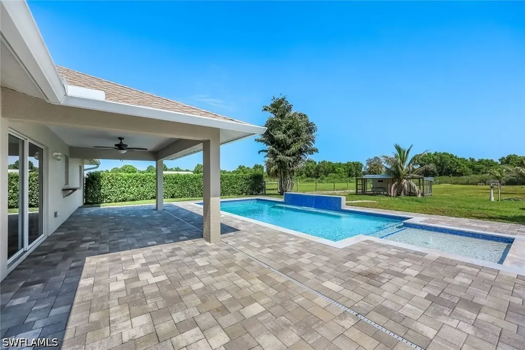 3857 39th Avenue NE Naples FL 34120