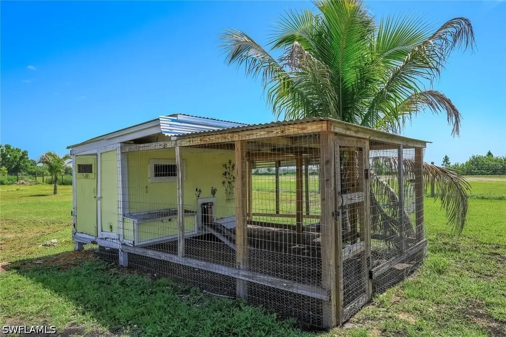 3857 39th Avenue NE Naples FL 34120