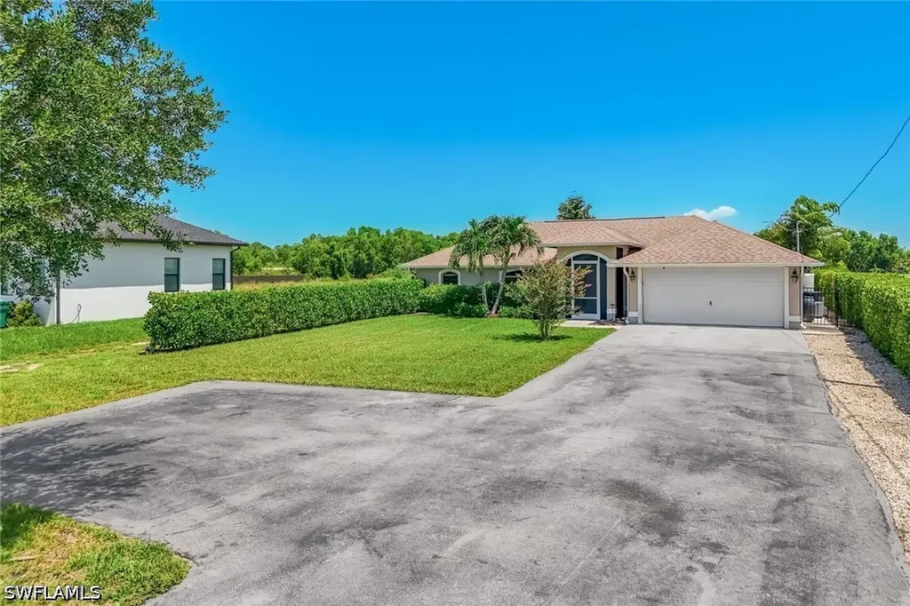 3857 39th Avenue NE Naples FL 34120