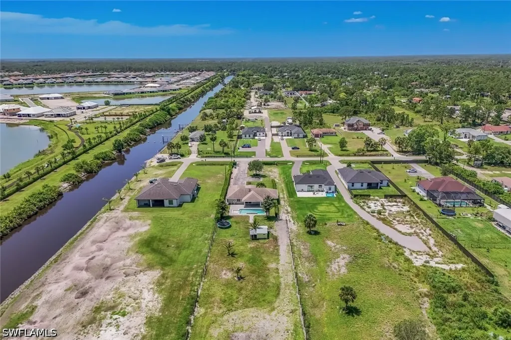 3857 39th Avenue NE Naples FL 34120
