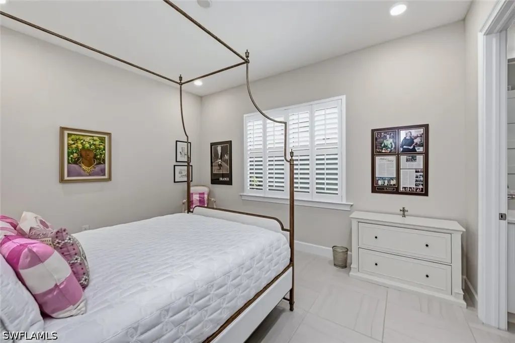 6387 Warwick Avenue Naples FL 34113