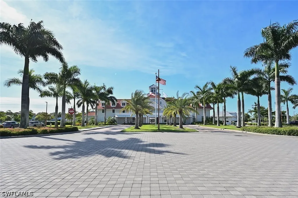 6387 Warwick Avenue Naples FL 34113