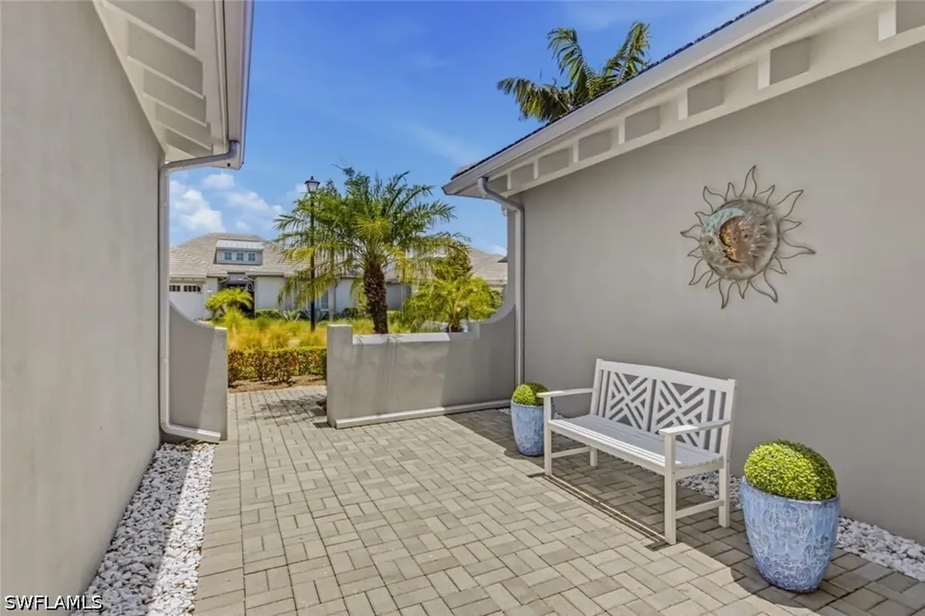 6387 Warwick Avenue Naples FL 34113