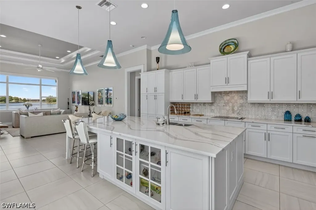 6387 Warwick Avenue Naples FL 34113