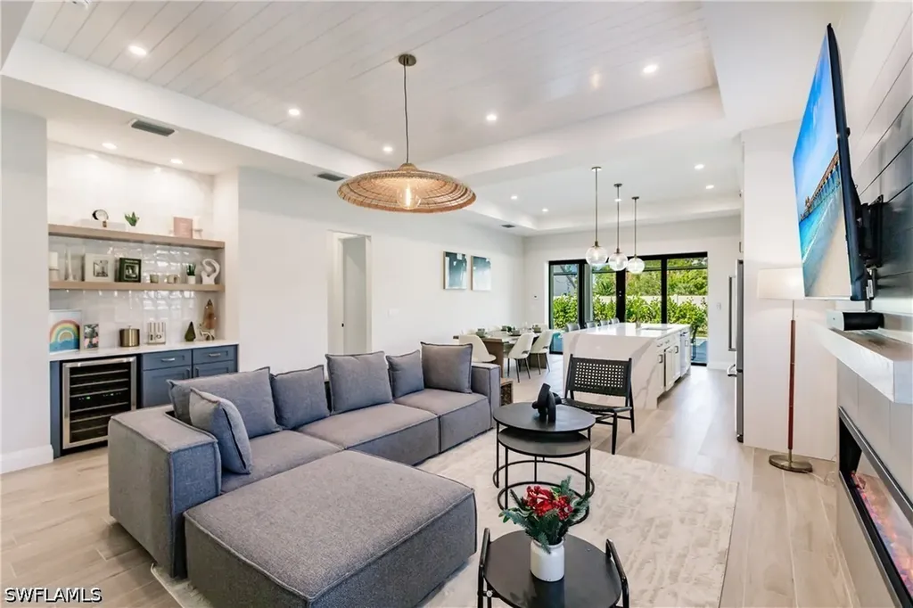 787 110th Avenue N Naples FL 34108