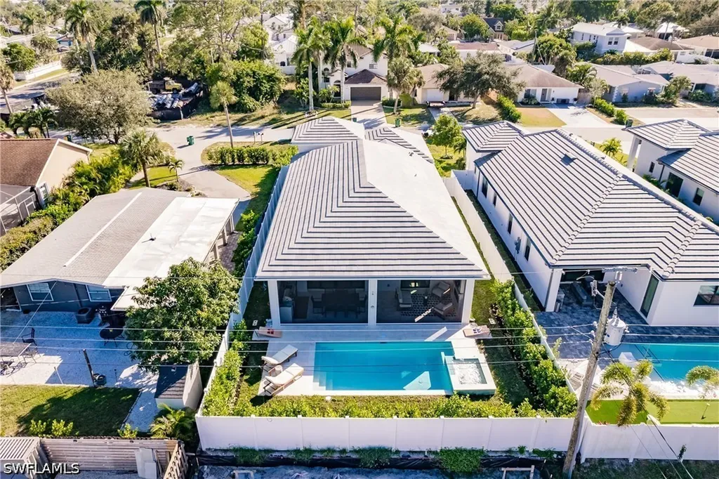787 110th Avenue N Naples FL 34108