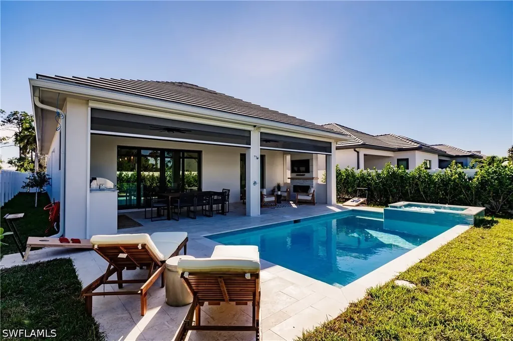 787 110th Avenue N Naples FL 34108