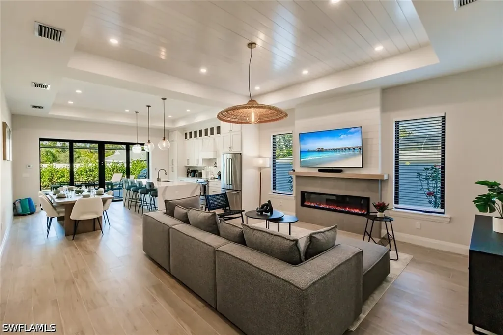 787 110th Avenue N Naples FL 34108