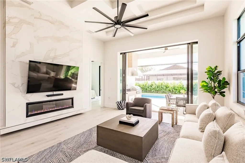 748 110th Avenue N Naples FL 34108