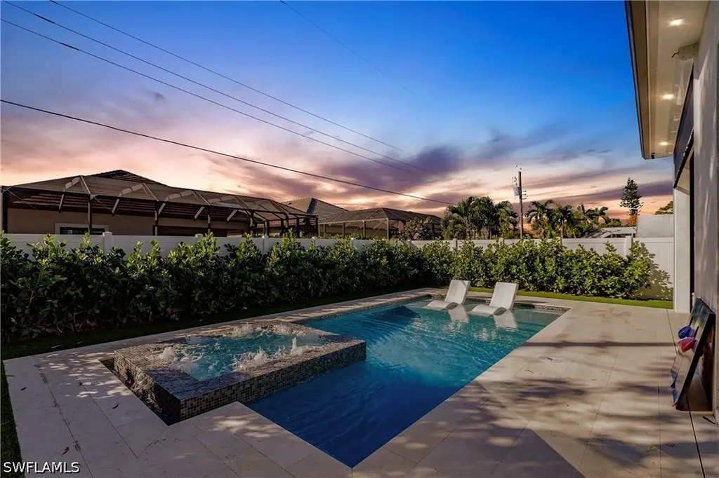 748 110th Avenue N Naples FL 34108