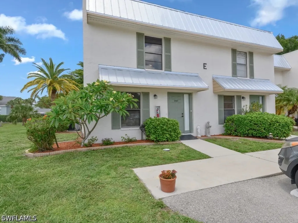 151 Cypress Way E Naples FL 34110