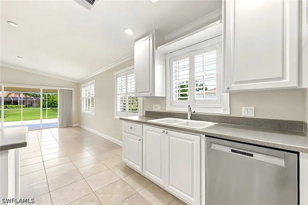 7704 Rozzini Lane Naples FL 34114
