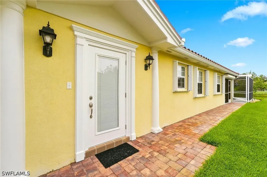 7704 Rozzini Lane Naples FL 34114