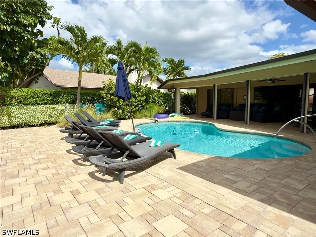 2171 Kings Lake Boulevard Naples FL 34112