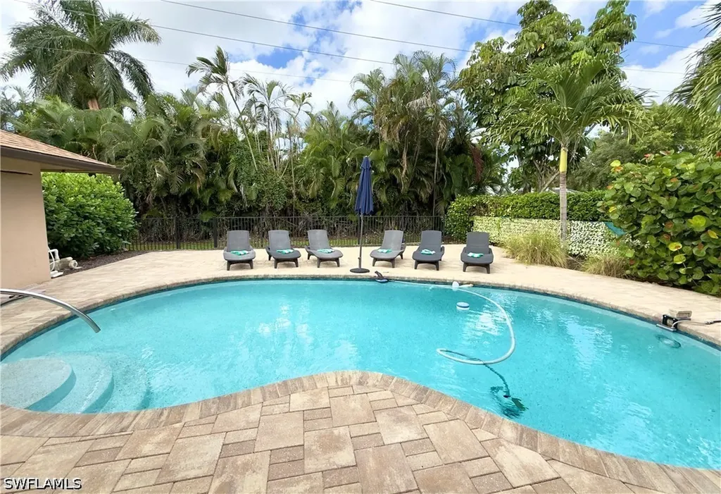 2171 Kings Lake Boulevard Naples FL 34112