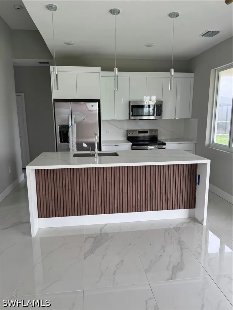 2810 27th Street SW Lehigh Acres FL 33976