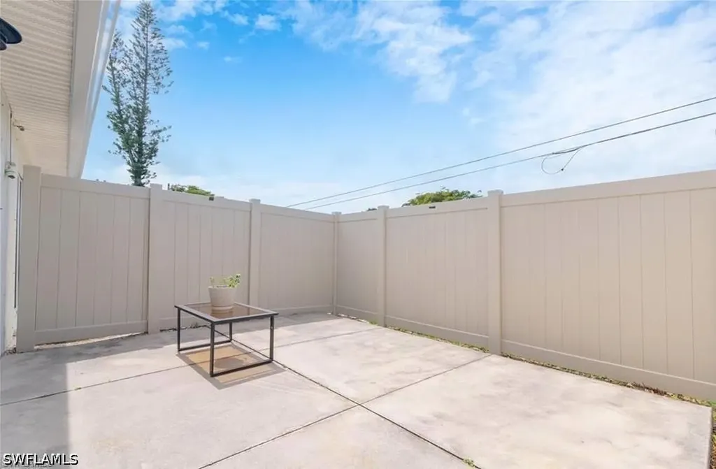 4932-4934 Viceroy Court Cape Coral FL 33904