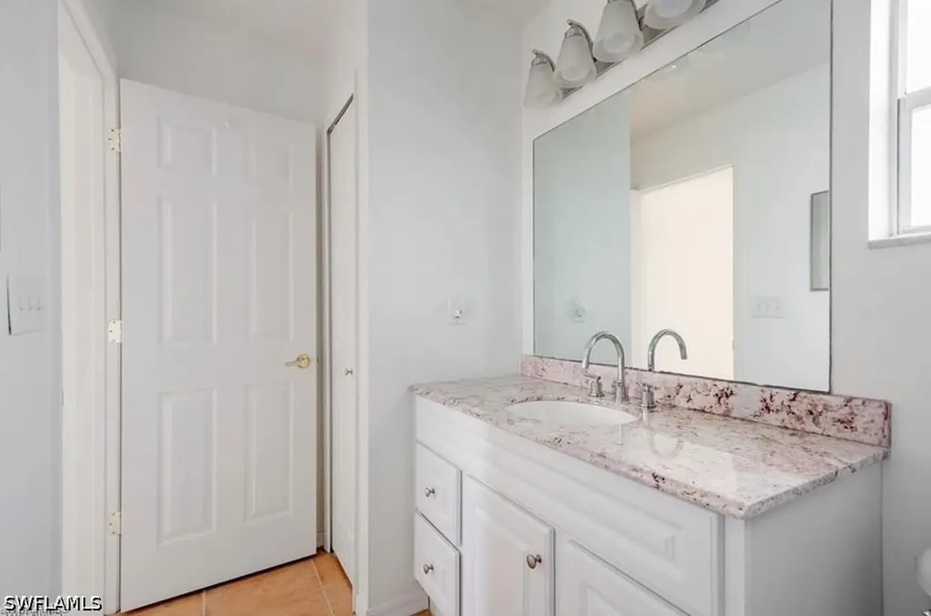 4932-4934 Viceroy Court Cape Coral FL 33904