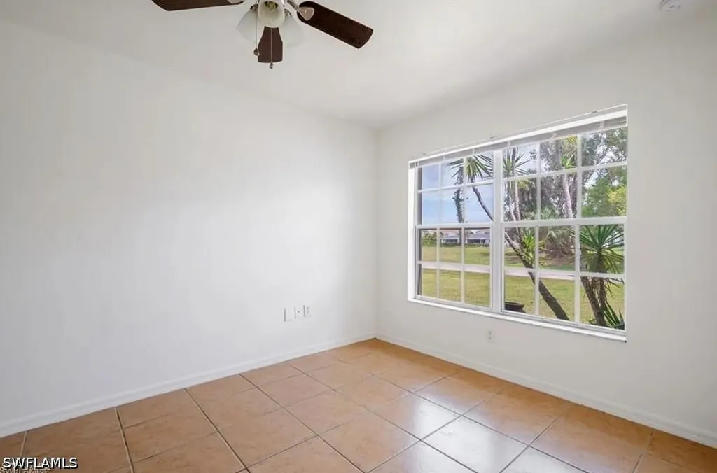 4932-4934 Viceroy Court Cape Coral FL 33904