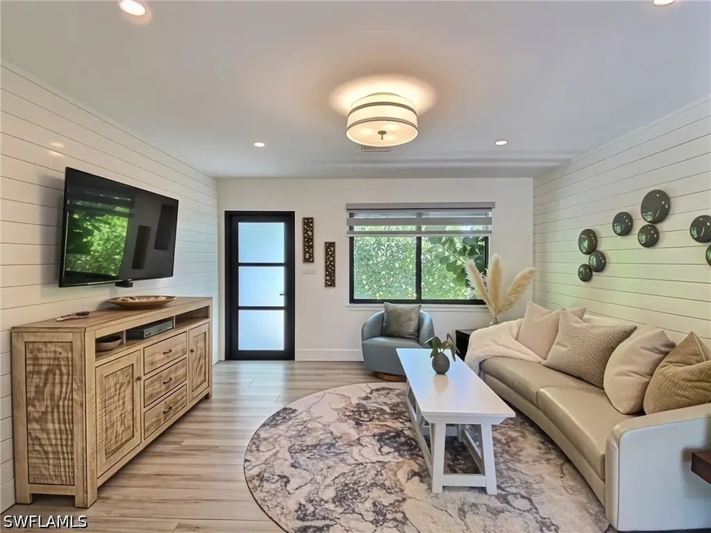 1031 Diana Avenue Naples FL 34103