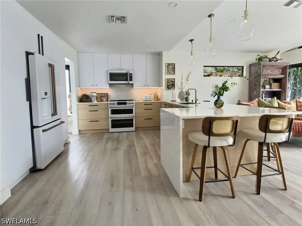 1031 Diana Avenue Naples FL 34103