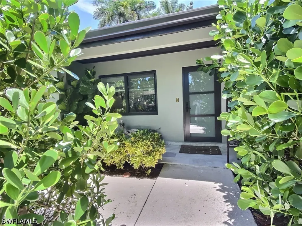 1031 Diana Avenue Naples FL 34103