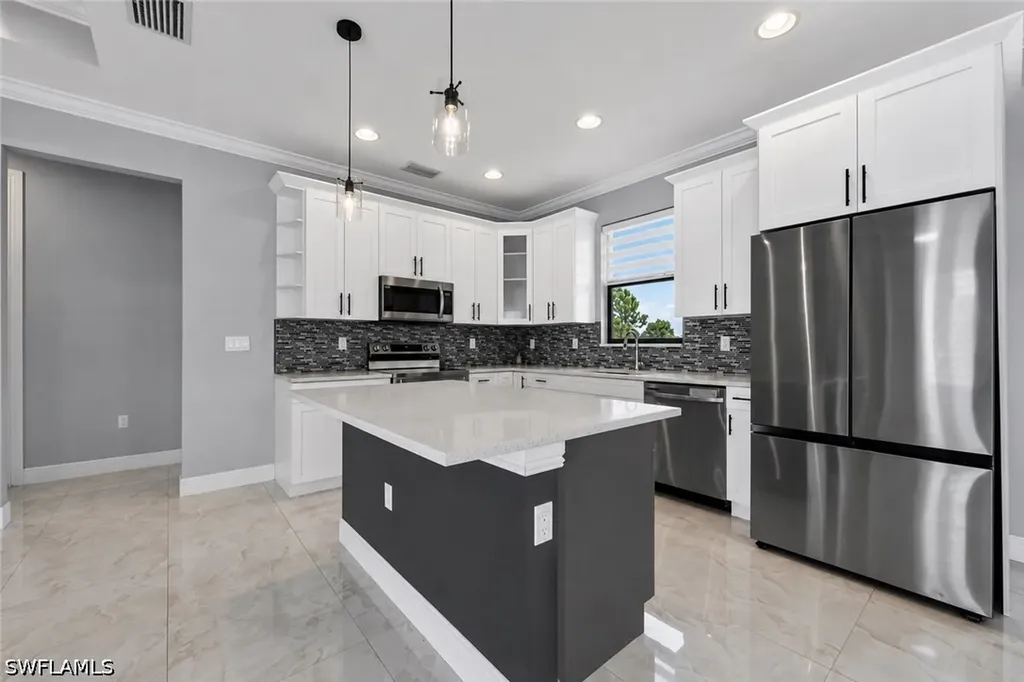 3931 64th Avenue NE Naples FL 34120
