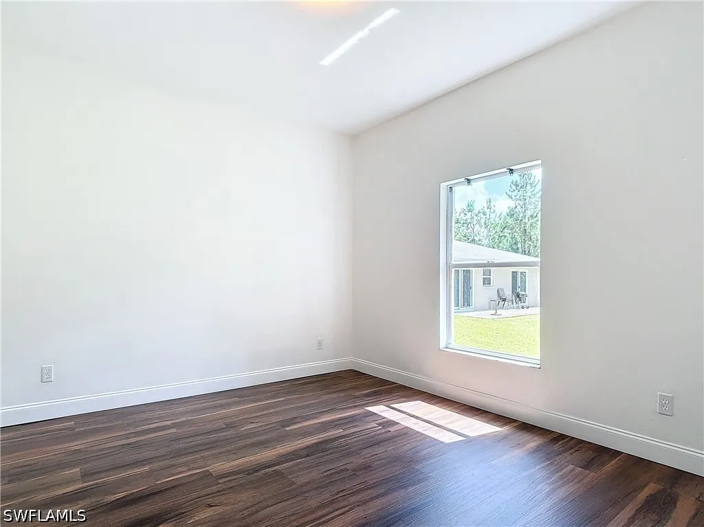 130 16th Avenue NE Naples FL 34120