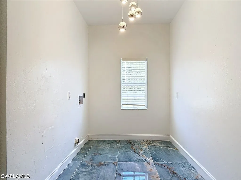 130 16th Avenue NE Naples FL 34120