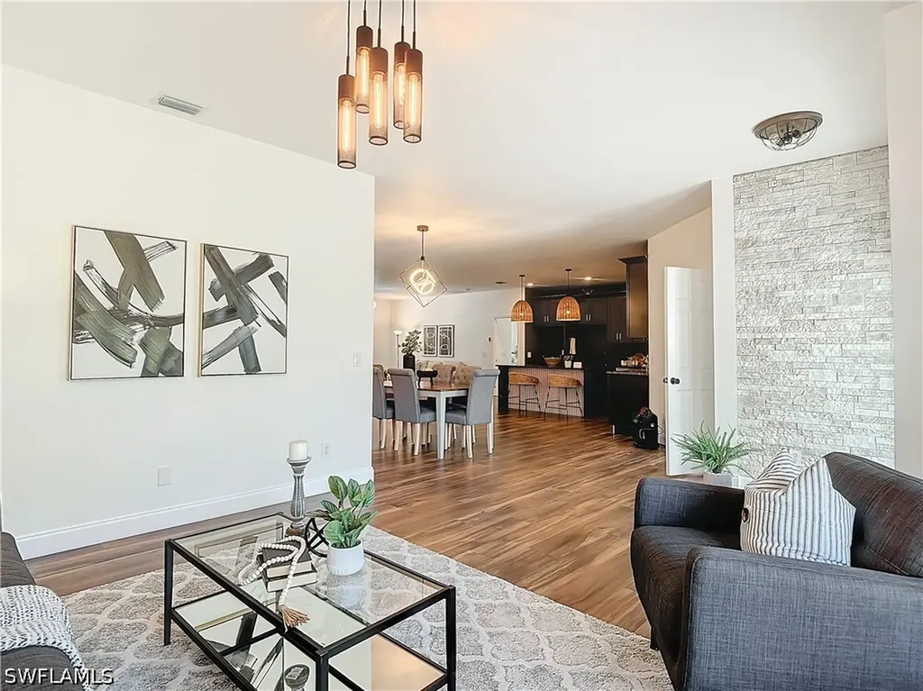 130 16th Avenue NE Naples FL 34120